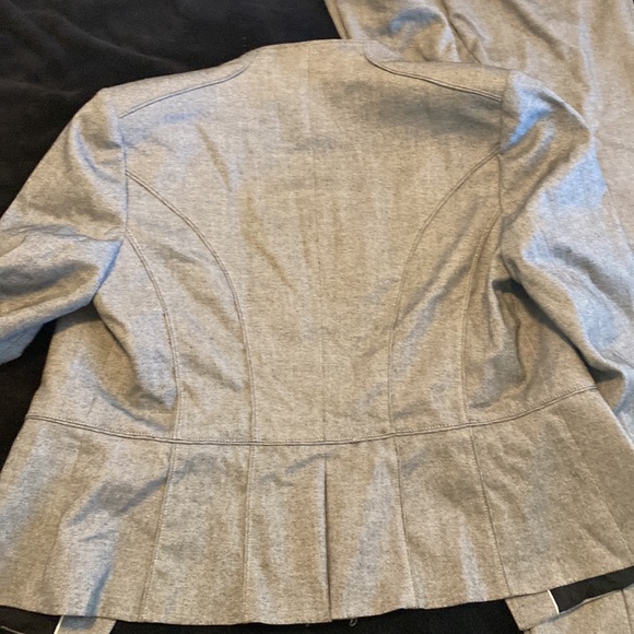 The office! Cute gray suit perfect business attire, by WHBM. - Picture 4 of 9